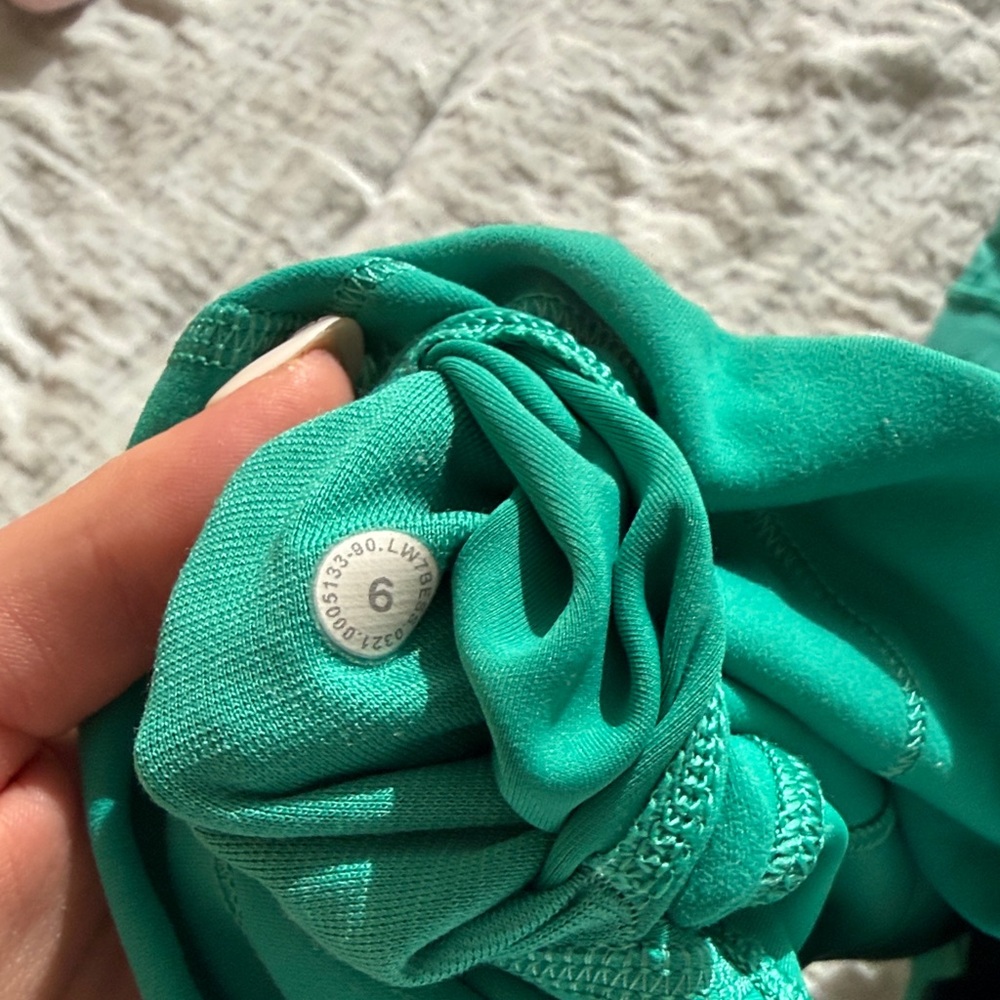 lululemon athletica tropics tone Teal Bike Shorts - Picture 5 of 8